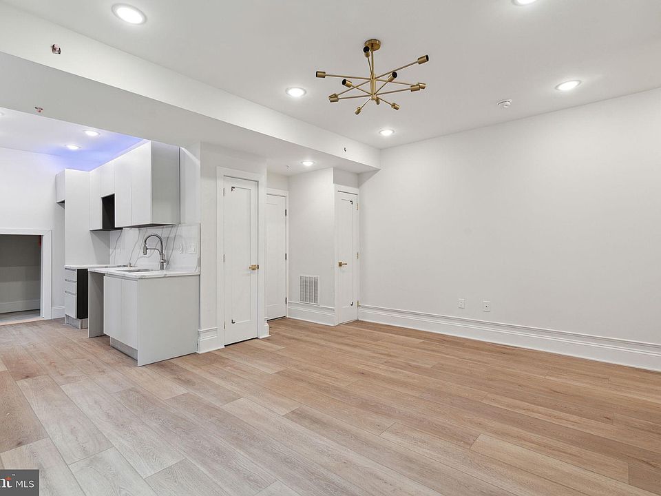 1st image of 1822 Chestnut St APT 3R