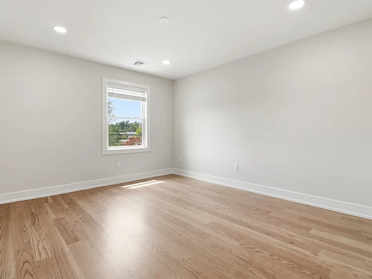 134 Snyder Ave #B — Photo 11