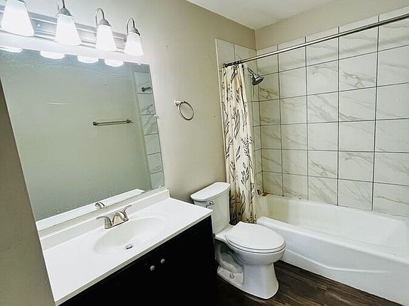 3rd image of 1167 Abbey Ln APT E7