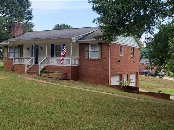 103 Tall Oak Ct, Lexington, NC 27295