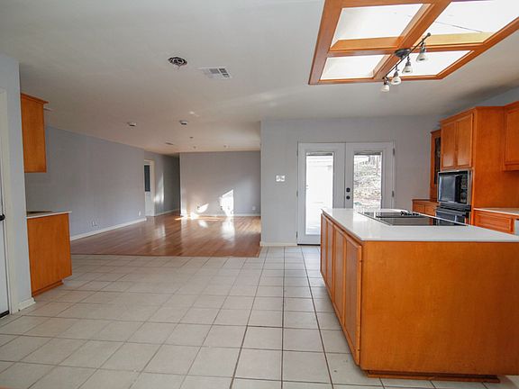 2nd image of 2403 Homedale Cir