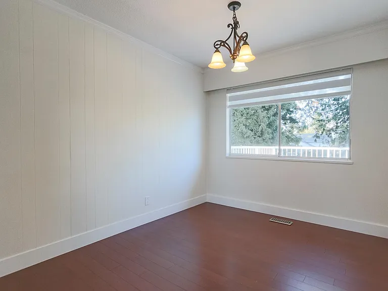10833 85a Ave — Photo 10