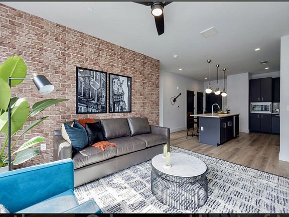 2nd image of 303 31st Ave N #203