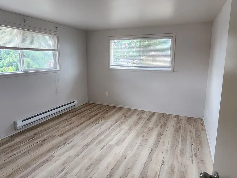 Central Everett 4-Plex — Photo 11