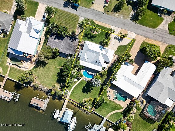 4th image of 38 Richmond Dr