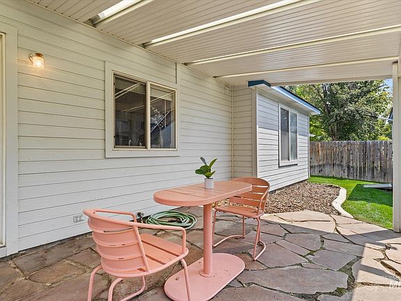 3rd image of 13277 W Fig St