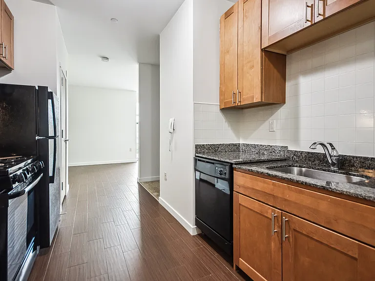 1032 Hope Street Apartments — Photo 18