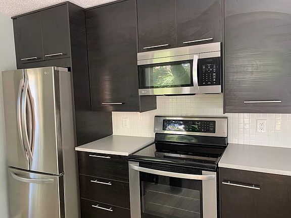 3rd image of 708 N Gilchrist Ave