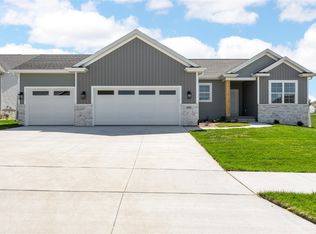 6921 Underwood Ave SW, Cedar Rapids, IA 52404