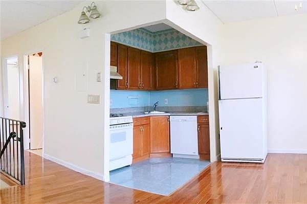 1st image of 2447 32nd St #2