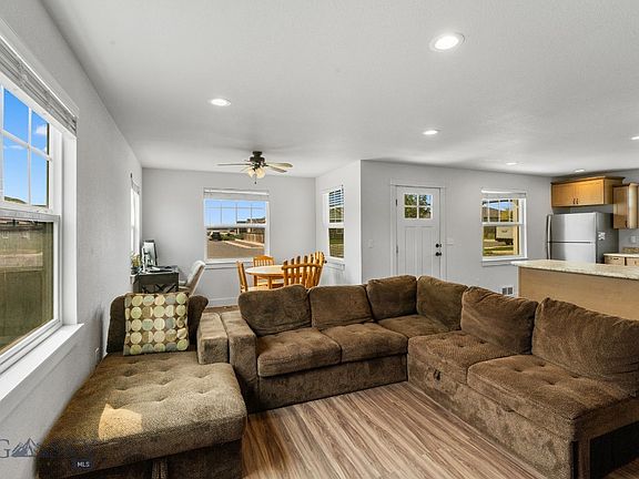 4th image of 255 Johnson Ave