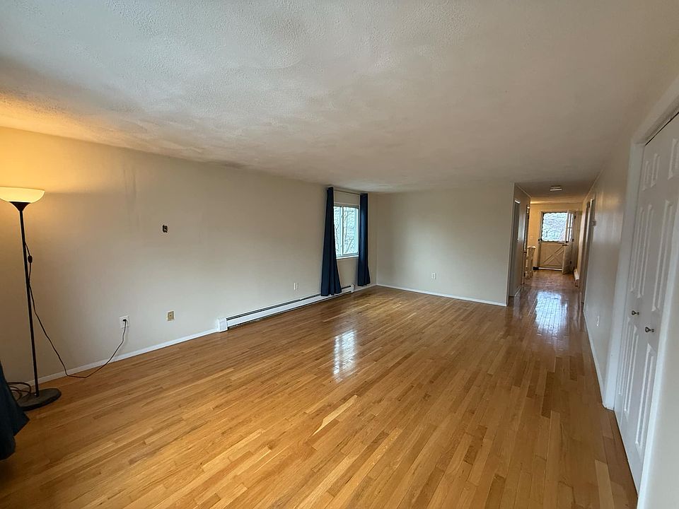 Living Room / Dining Room