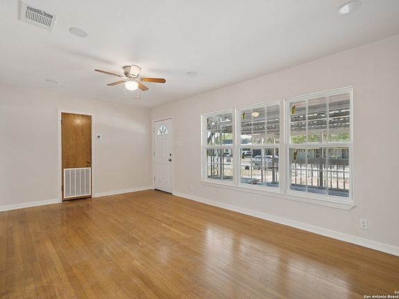 4th image of 315 BARBARA DR