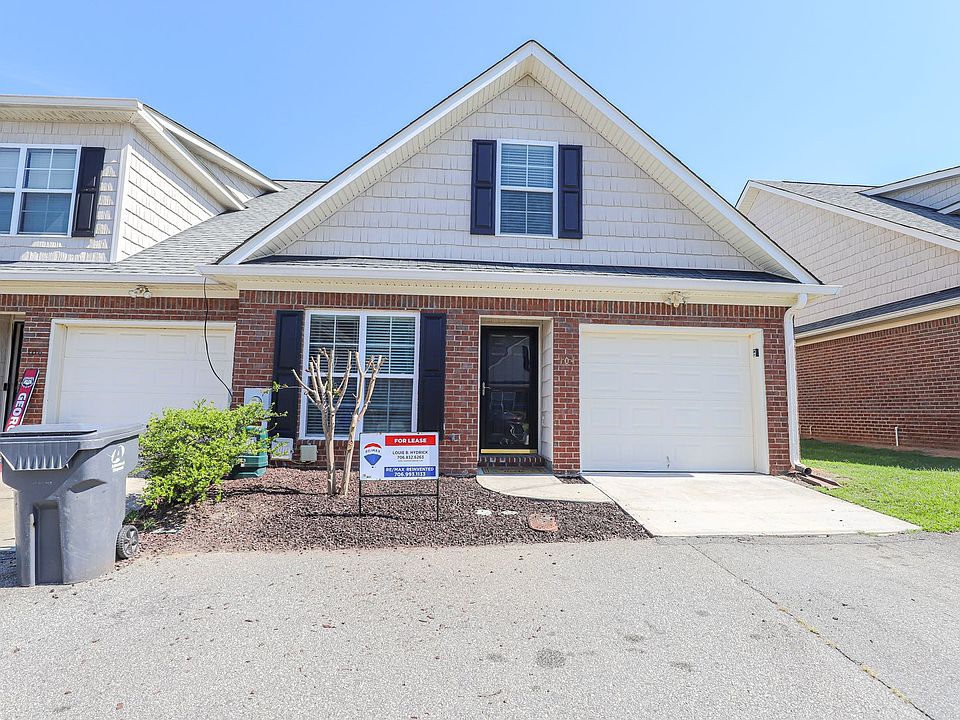 1st image of 104 Grove Landing Ct