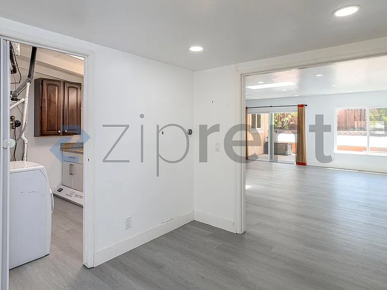 2330 Olive Ave — Photo 7