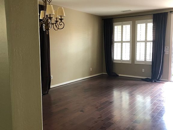 3rd image of 1087 W Dawn Dr