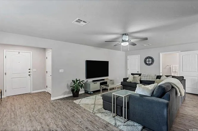 10226 Relic Oaks — Photo 1