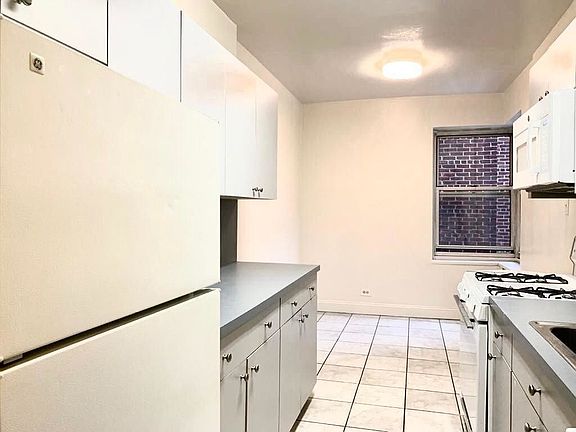 4th image of 6864 Yellowstone Blvd APT A32