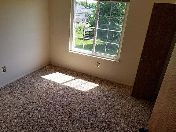 Reasonable sized 2nd bedroom with lots of closet space