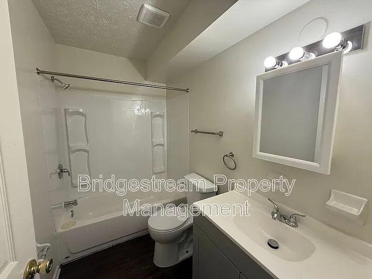 3001 Idylwilde Blvd #1B — Photo 6
