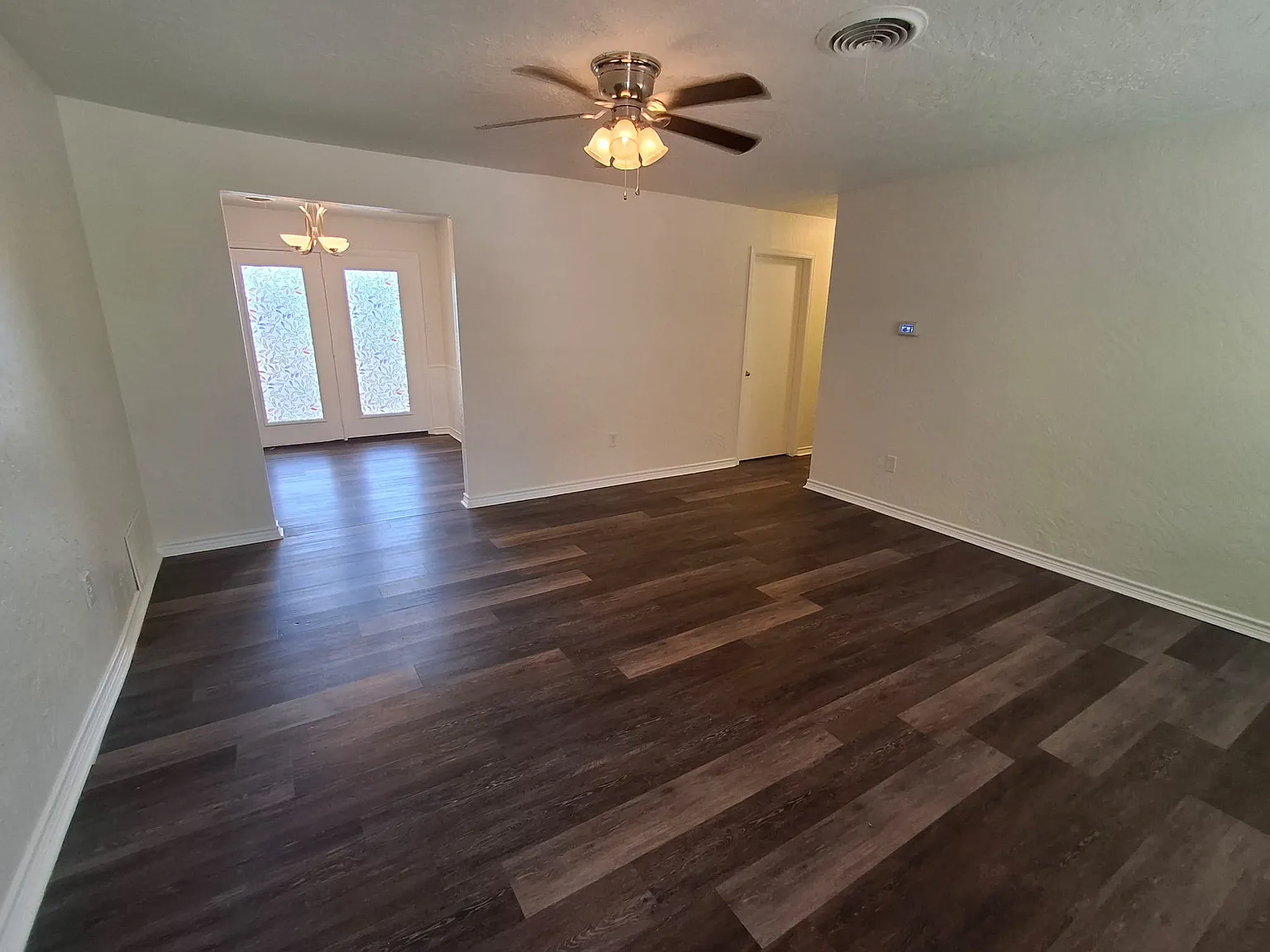 3 bed, 1350 sqft, $1,400 — Photo 4