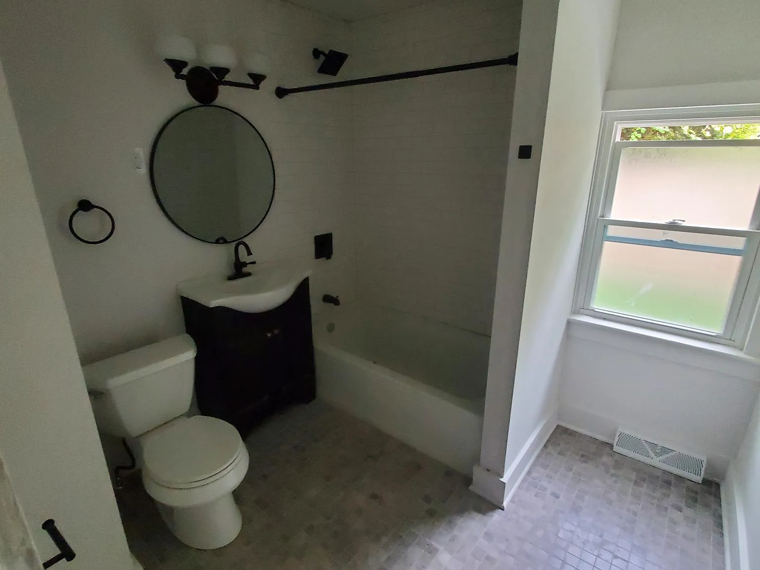 1 bed, 700 sqft, $1,150 — Photo 4