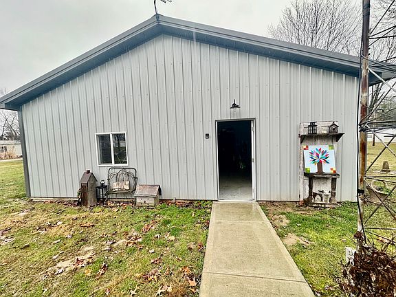 4th image of 3514 Poplar Dr