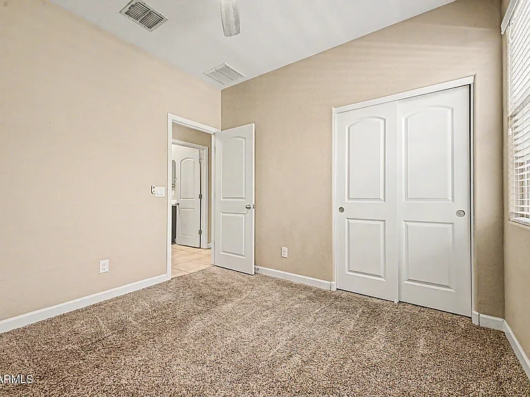 1619 N Hillcrest — Photo 22