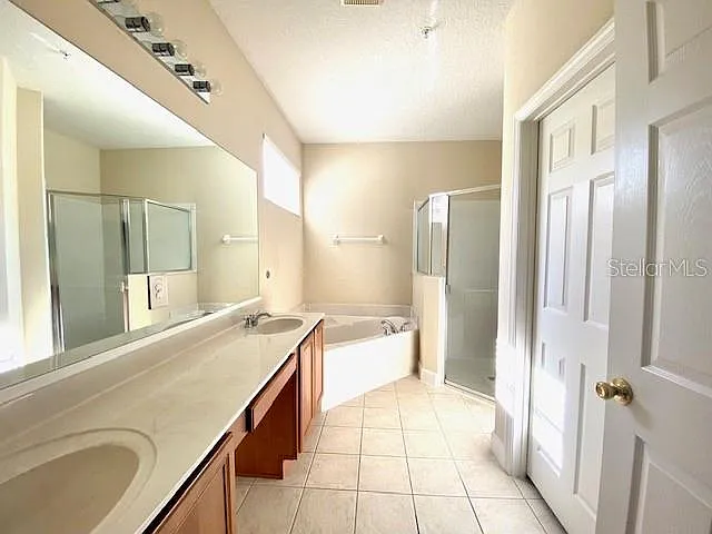 10429 Kristen Park Dr — Photo 16