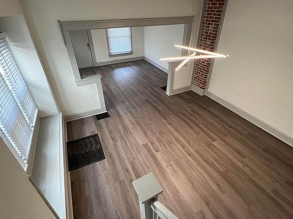 4th image of 1136 N Lasalle St