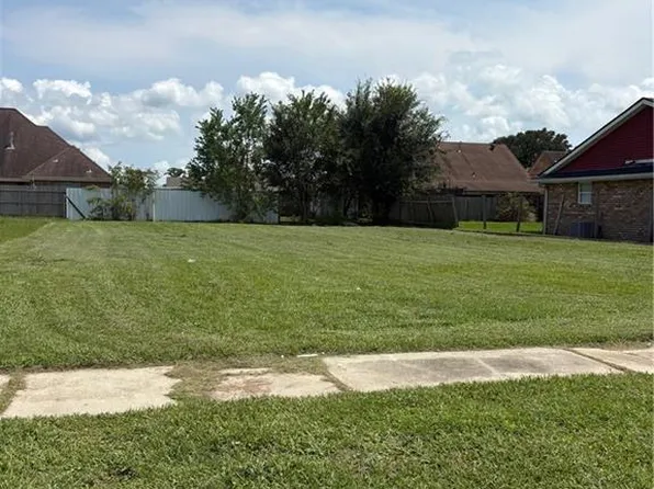 3020 Lakewood Dr, Violet, LA 70092