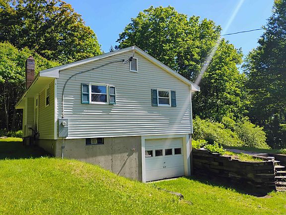 3rd image of 2117 Pine Banks Road