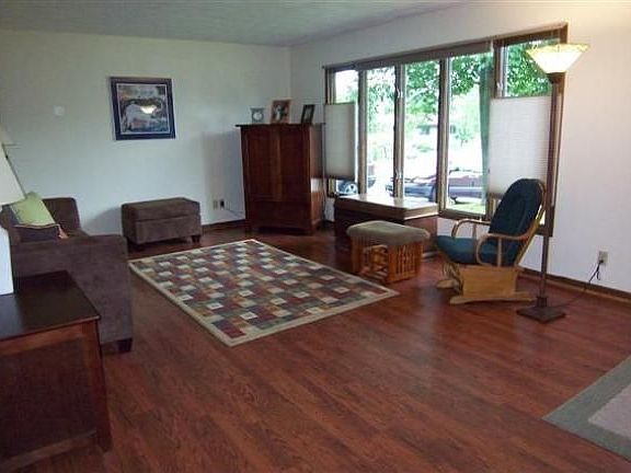 4th image of 2160 E Preston Dr