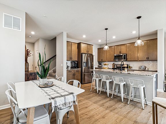 5th image of 14592 Twin Lakes Cir