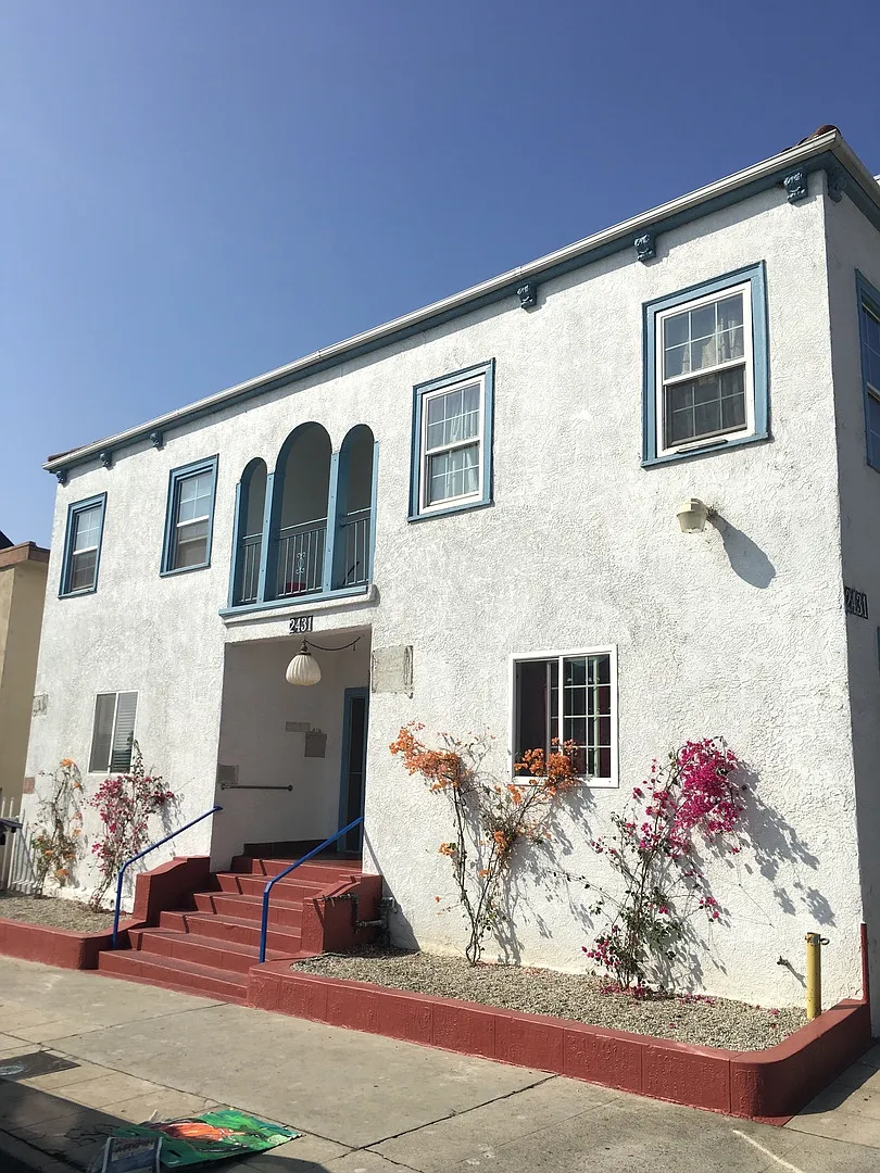 Comfort and Convenience in Lincoln Heights at 2431 Sichel Street — Photo 1