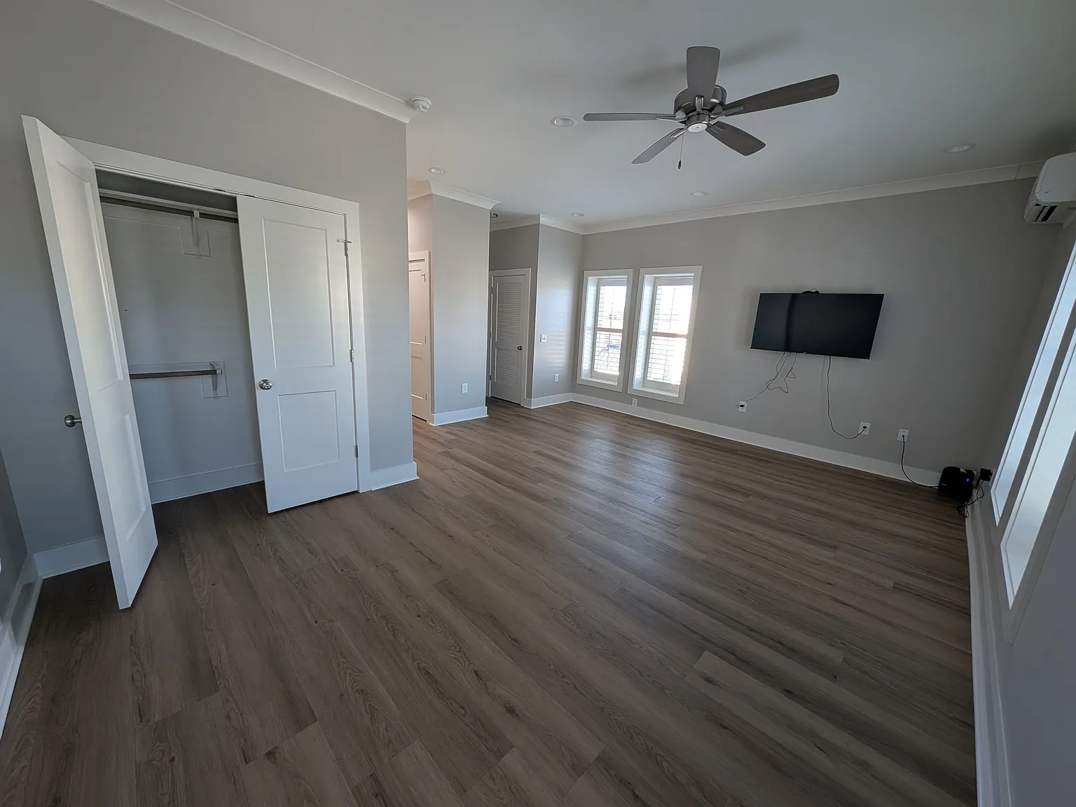 Studio, 1100 sqft, $1,500 — Photo 3