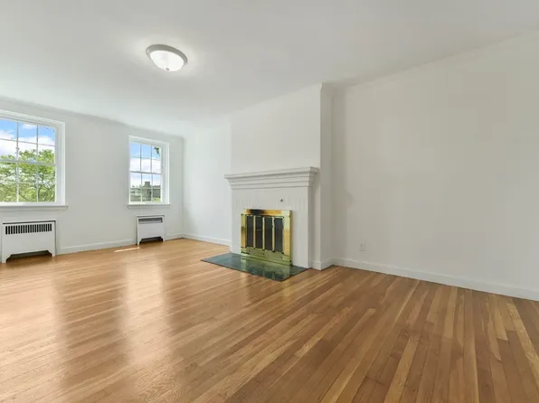 37 Commonwealth Ave APT 33, Newton, MA 02467