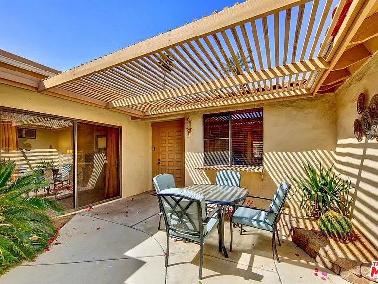 203 Serena Dr — Photo 2
