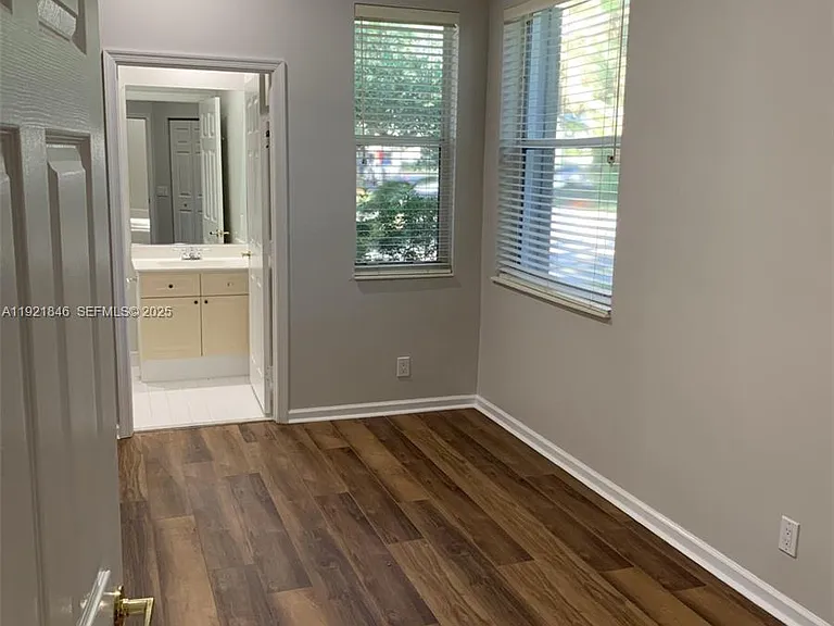 2518 Bay Pointe Ct — Photo 36