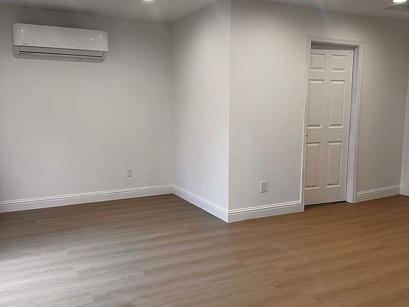 5th image of 1062 N Court St