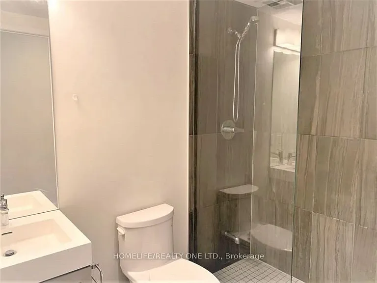 17 Dundonald St #705 — Photo 8