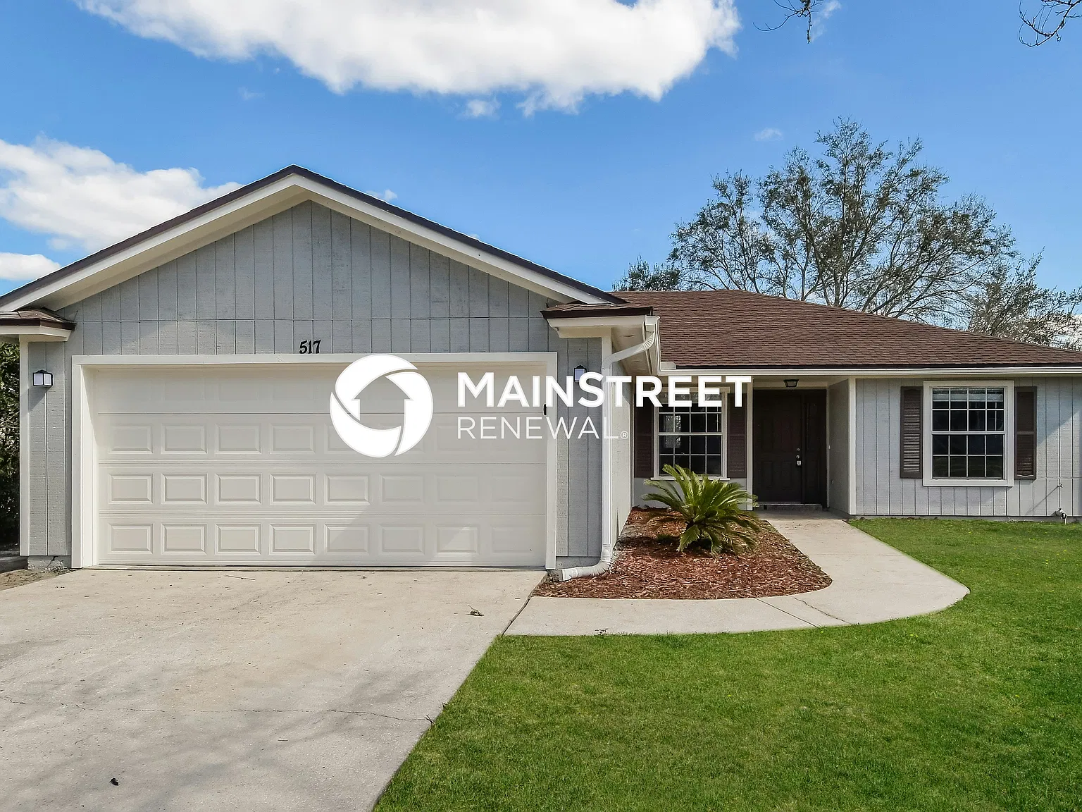 517 Summit Dr — Photo 1