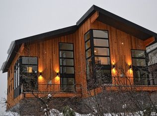 6 Guye Peak Ln, Snoqualmie Pass, WA 98068