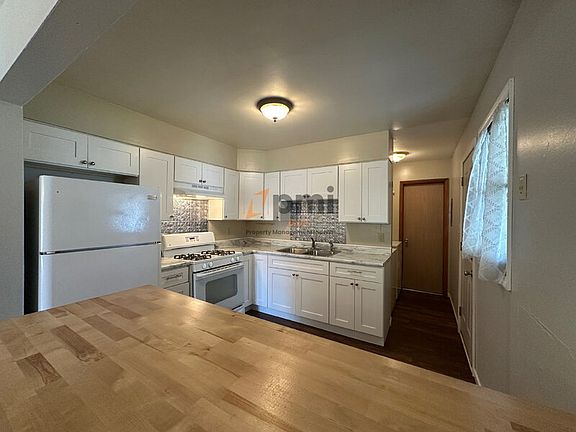 3rd image of 6850 Van Buren Pl