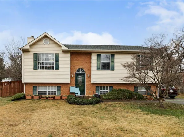 1603 Melbourne Dr, Salem, VA 24153