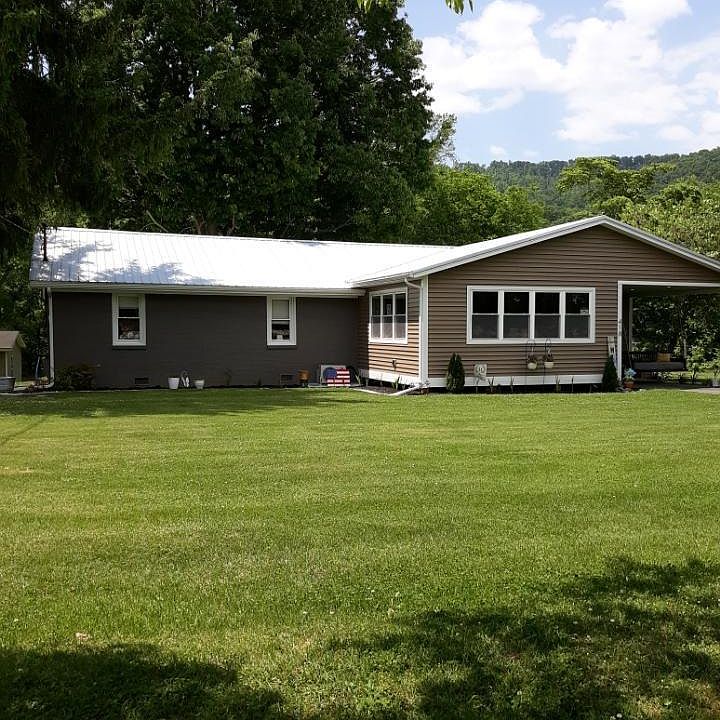 1st image of 418 Railroad St