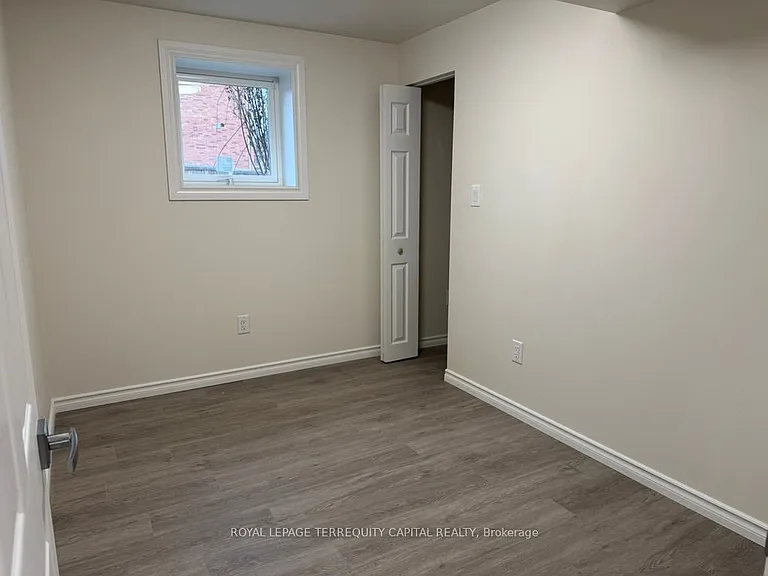 127 Birkhall Pl #LOWER — Photo 10