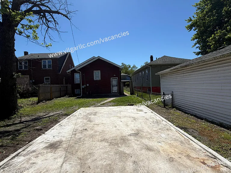 825 Merrill St — Photo 2