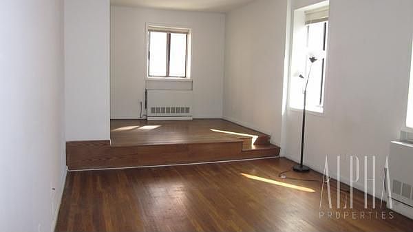 VIEW TO THE ALCOVE