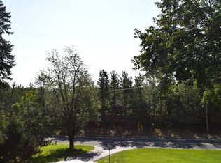 16 Fiddlers Ln, Latham, NY 12110